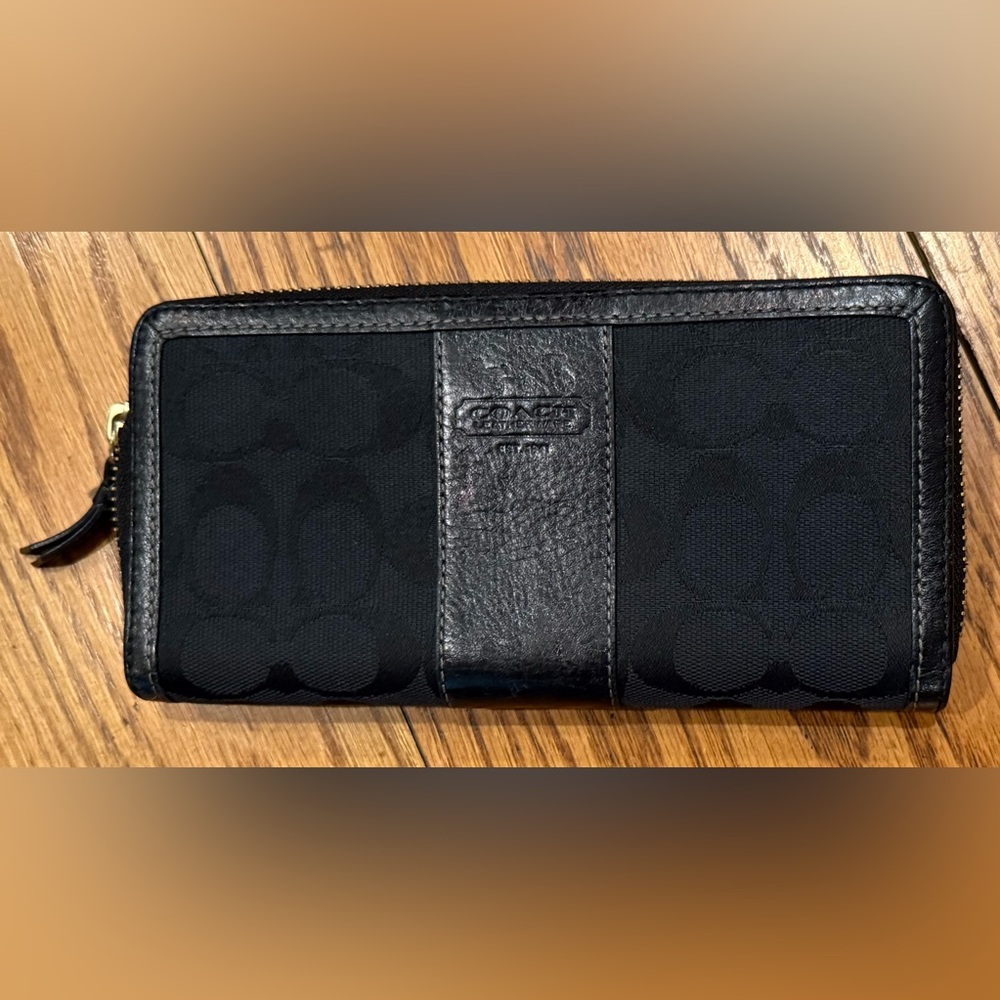 Coach Zippy Long Wallet, Black